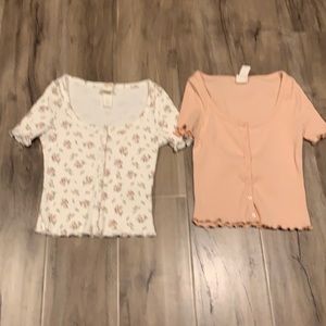 H&M Size Girls XS Floral and Pink knit short sleeve shirt gently used